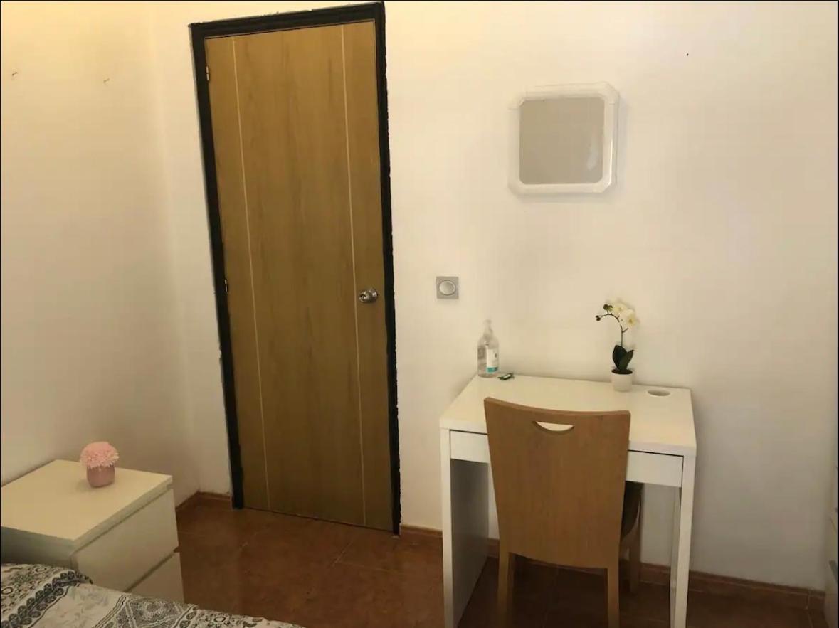 Habitacion En Piso Compartido En Malaga Capital Екстериор снимка